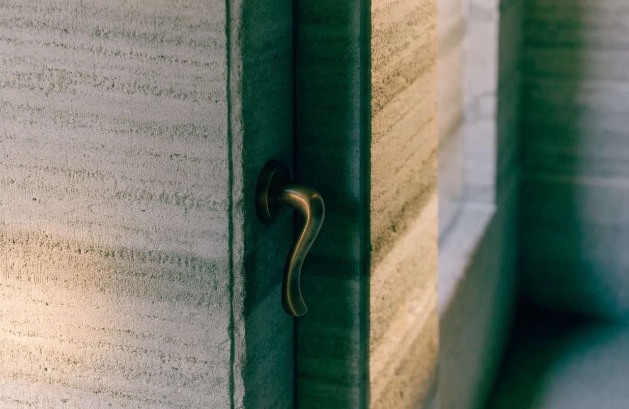 Türgriff und Steinlaibung im Detail